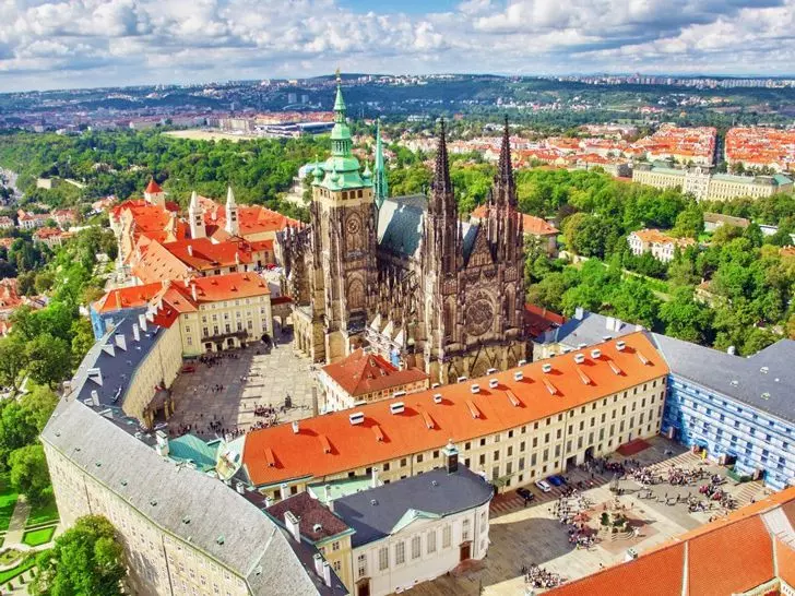 12 Cheapest And Safest Countries To Retire_17