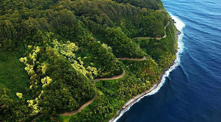 15-of-the-most-incredibly-beautiful-roads-in-the-world_3