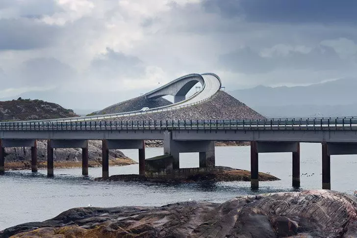 cross-if-you-dare-15-of-the-scariest-bridges-in-the-world_1