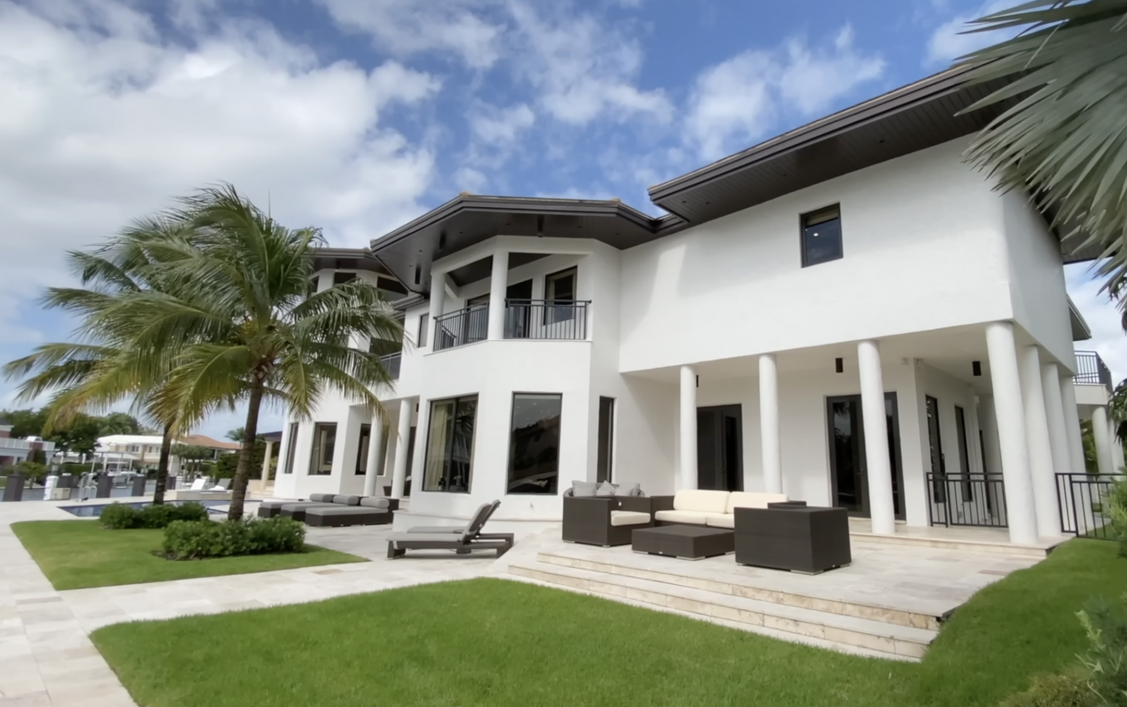 inside-messi-s-florida-estate-10-8m-10-000-sq-ft-luxury-home-tour-17