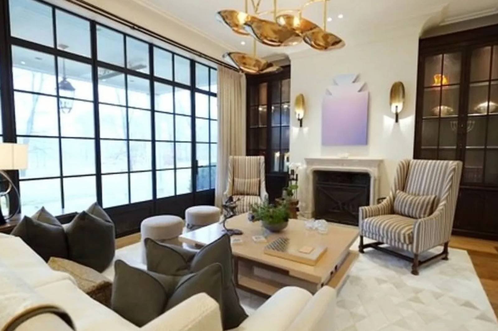 Tom Brady & Gisele's Brookline House: 9,716 Sq Ft Of Timeless Vibe_4