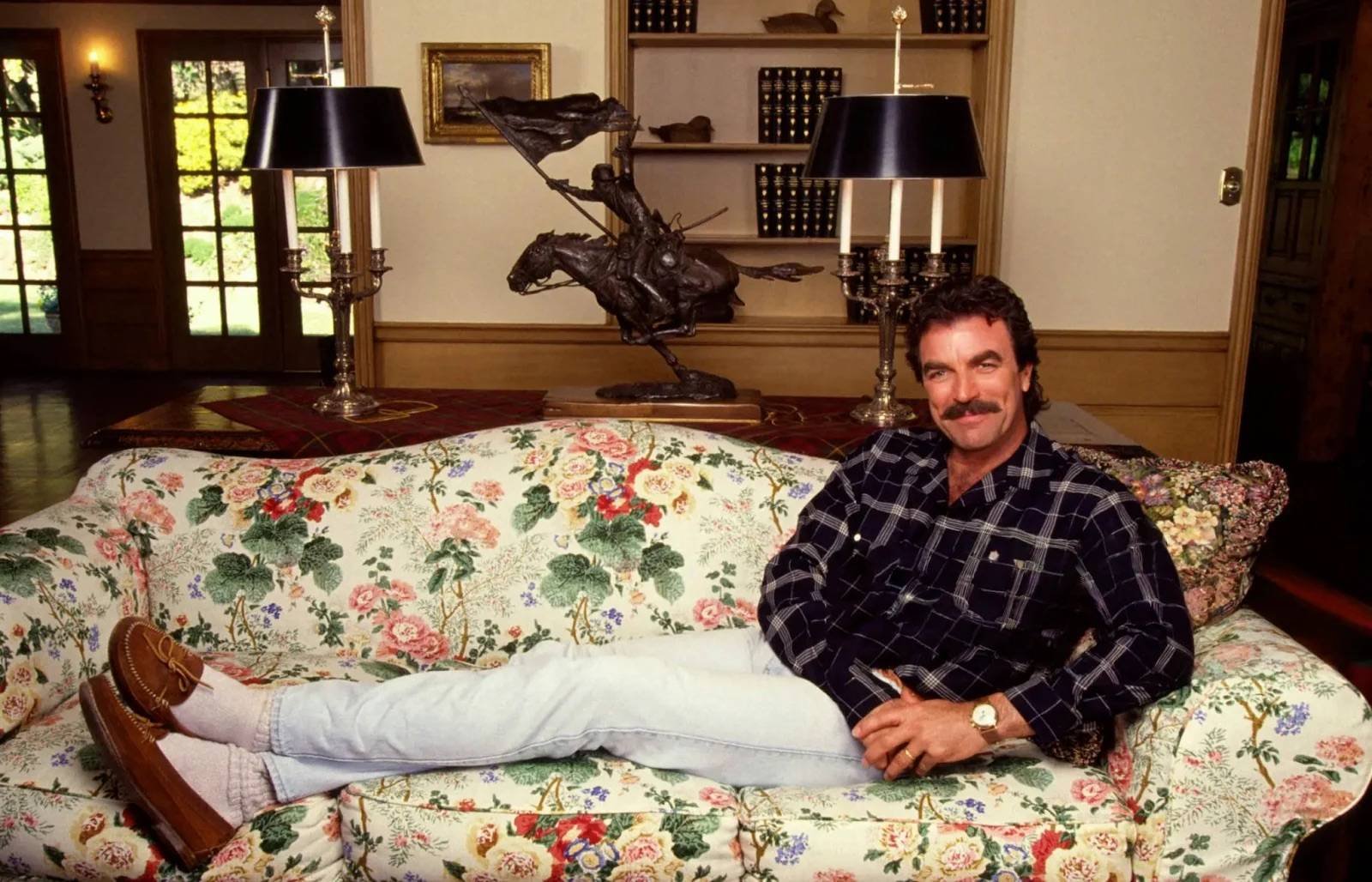 tour-tom-selleck-s-rustic-mountain-house-that-defies-hollywood-8