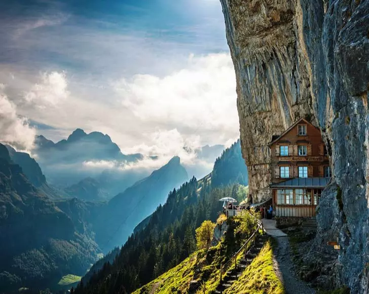 10-amazing-outdoor-hotels-that-will-give-you-remarkable-experience_2