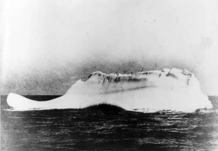 16-real-photos-of-the-titanic-disaster-guaranteed-to-give-you-chills_8