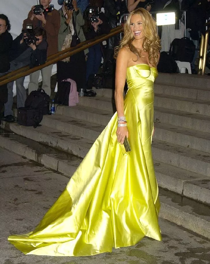 20 Most Unforgettable Met Gala Dresses Ever_12
