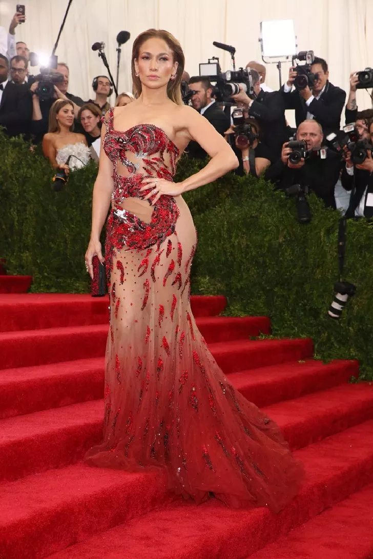 20 Most Unforgettable Met Gala Dresses Ever_8