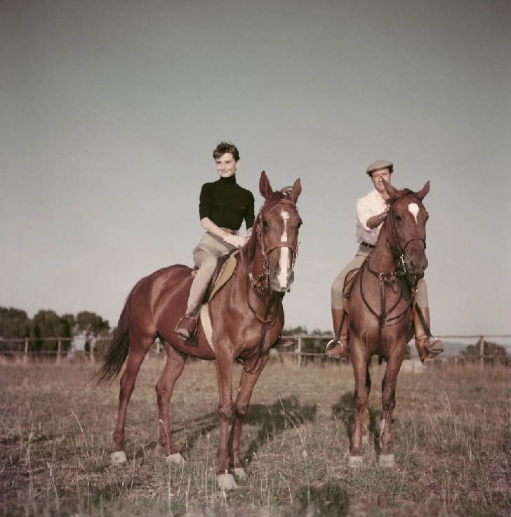 20 Old Hollywood Stars Really Knew How To Vacation_11