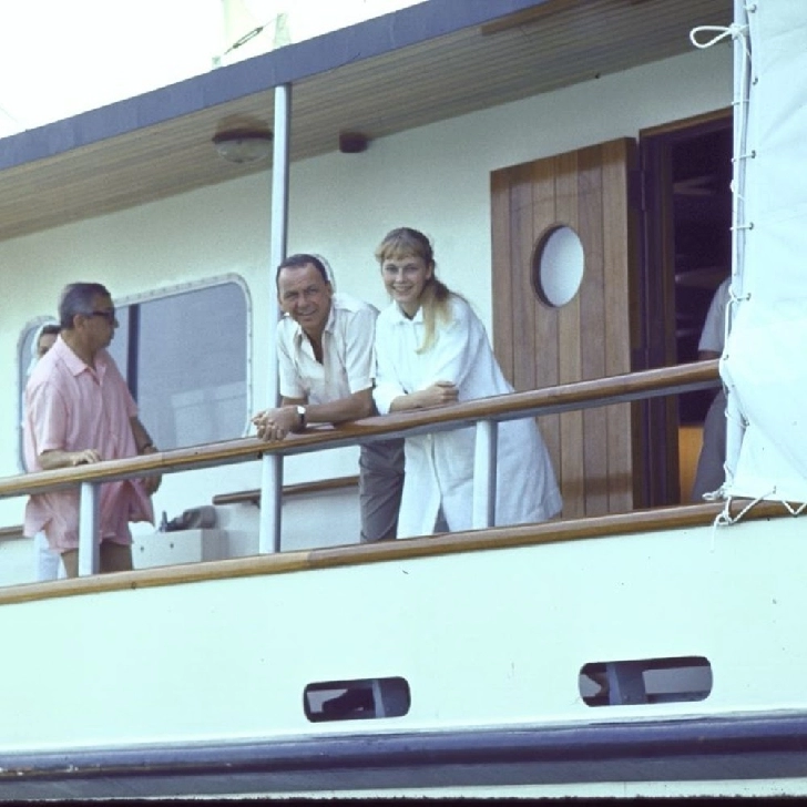 20 Old Hollywood Stars Really Knew How To Vacation_13