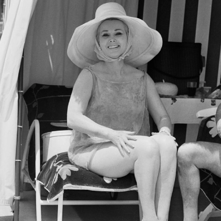 20 Old Hollywood Stars Really Knew How To Vacation_15