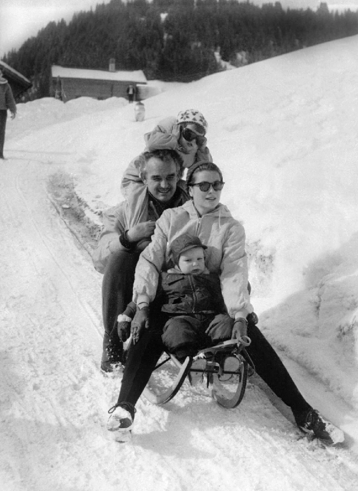 20 Old Hollywood Stars Really Knew How To Vacation_7