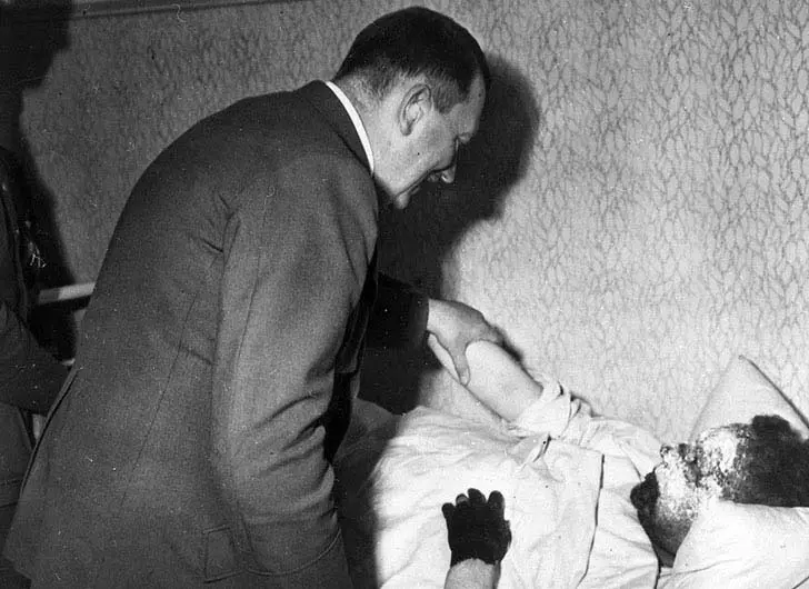 27-incredibly-rare-photos-from-history_10