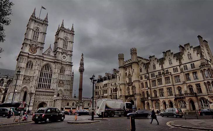 8-must-see-churches-all-over-the-world_5