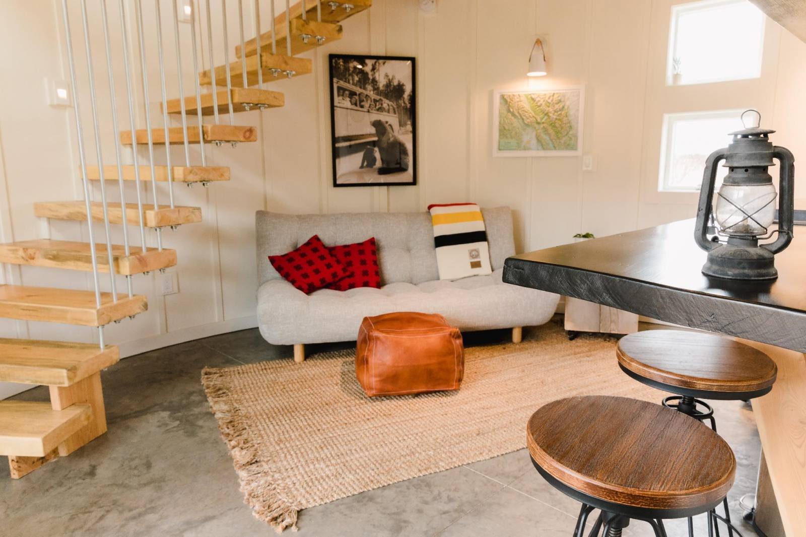 Life In A Grain Silo: Take A Look At The Ingenious 180-Square-Foot Tiny House_2